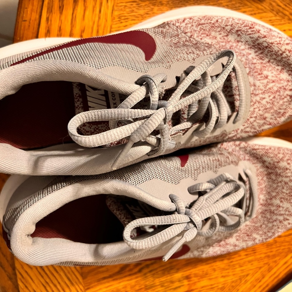 Nike Flex contact sneakers